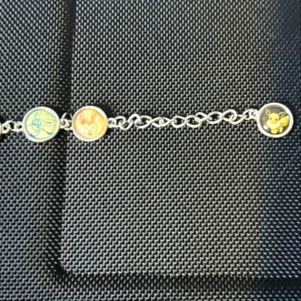 Pokemon braclet - Picture 3 of 3
